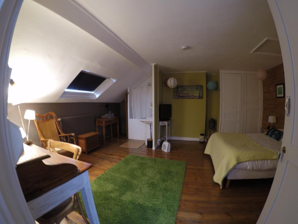 Abri Du Passant Bed & Breakfast รูแบ ภายนอก รูปภาพ
