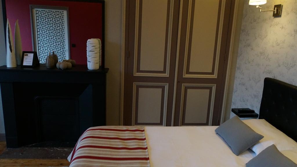 Abri Du Passant Bed & Breakfast รูแบ ภายนอก รูปภาพ