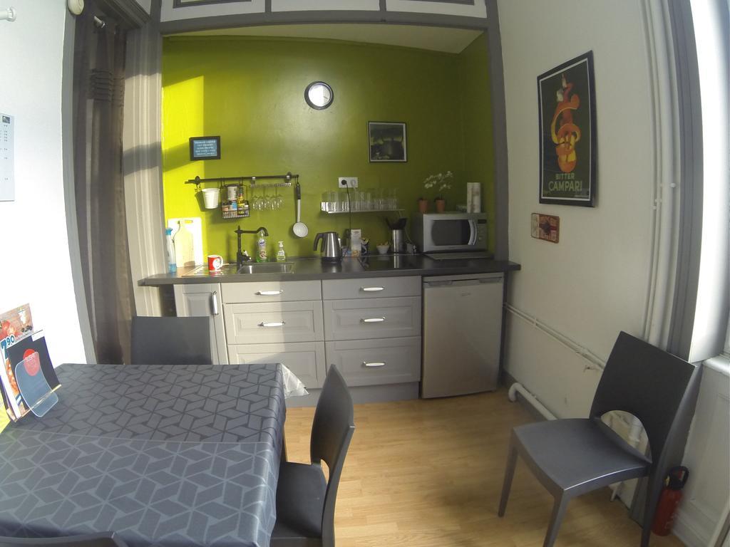 Abri Du Passant Bed & Breakfast รูแบ ภายนอก รูปภาพ