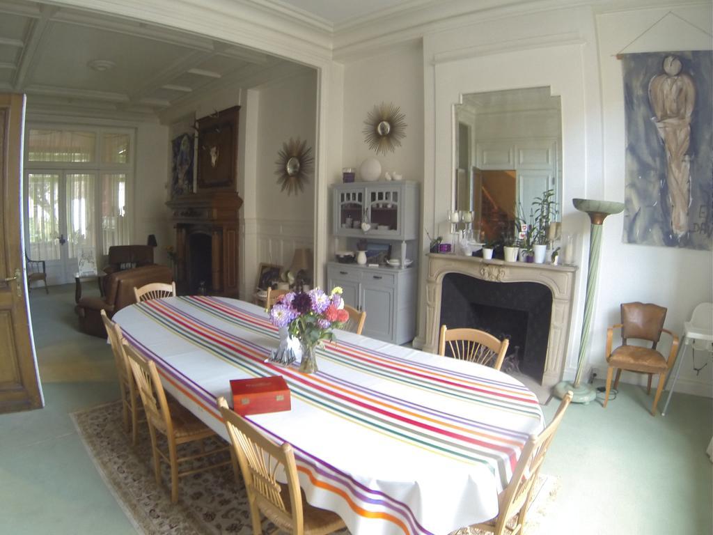 Abri Du Passant Bed & Breakfast รูแบ ภายนอก รูปภาพ