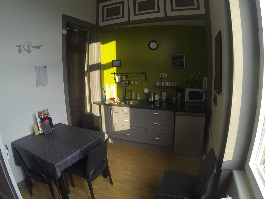 Abri Du Passant Bed & Breakfast รูแบ ภายนอก รูปภาพ
