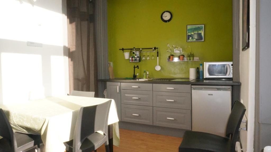 Abri Du Passant Bed & Breakfast รูแบ ภายนอก รูปภาพ