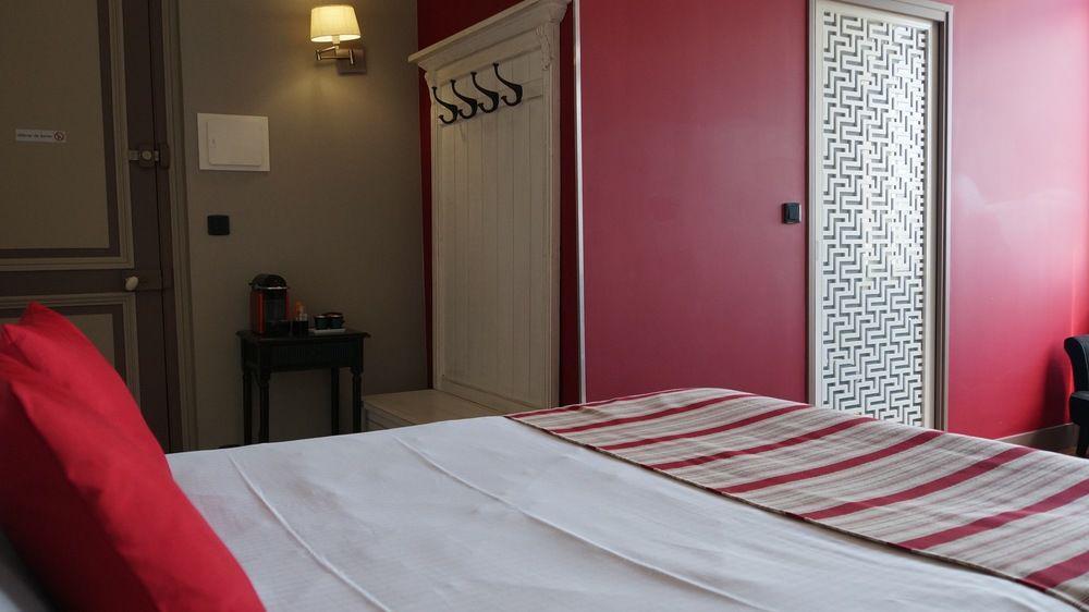 Abri Du Passant Bed & Breakfast รูแบ ภายนอก รูปภาพ