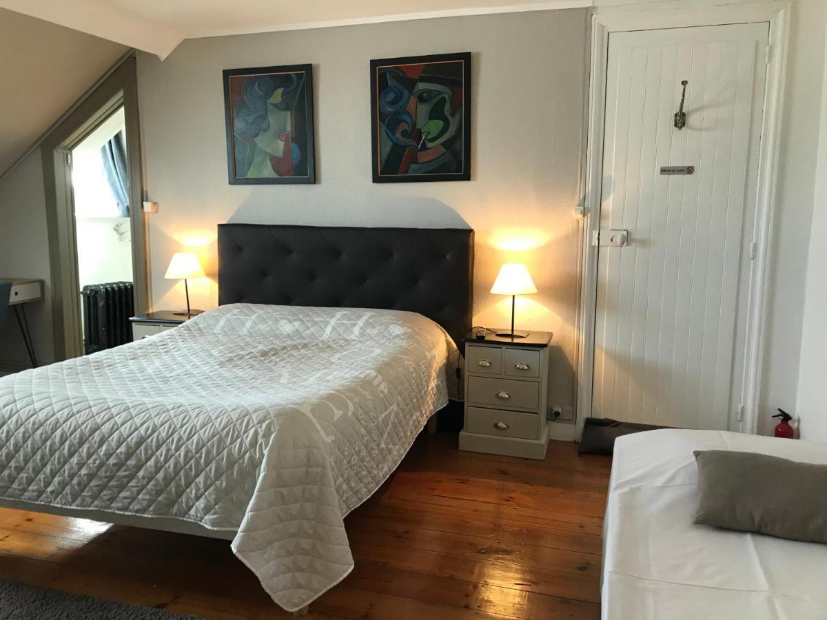 Abri Du Passant Bed & Breakfast รูแบ ภายนอก รูปภาพ