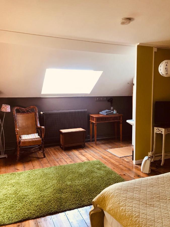 Abri Du Passant Bed & Breakfast รูแบ ภายนอก รูปภาพ